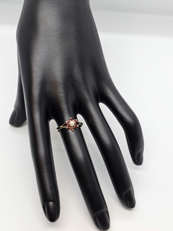 Garnet and Pearl flower setting Gold Ring - Image 4