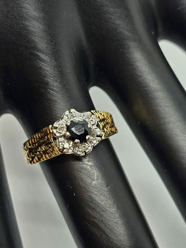 Vintage Sapphire Gold Ring