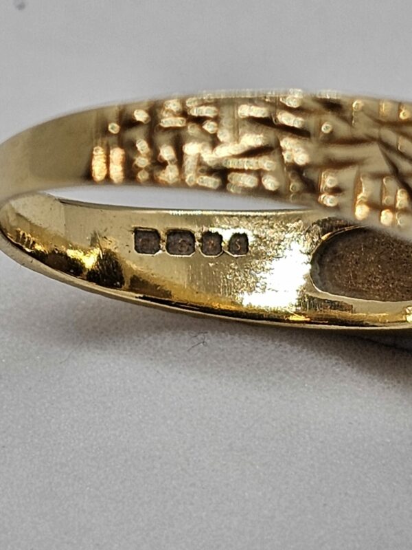 Vintage Sapphire Gold Ring - Image 2