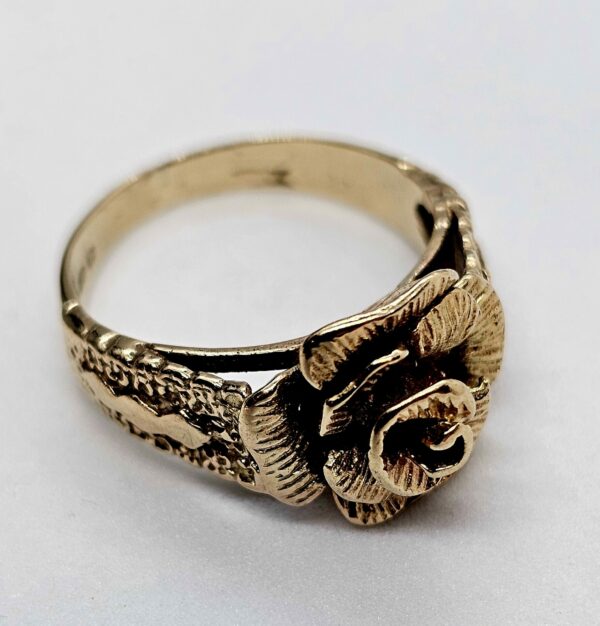 Rose cast Gold Ring