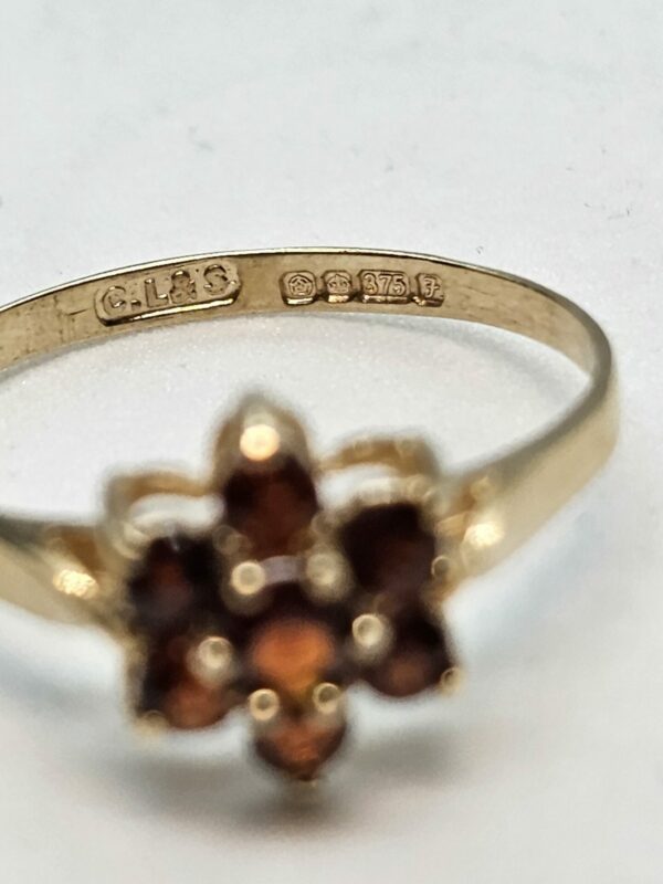 Vintage Garnet cluster ring - Image 2
