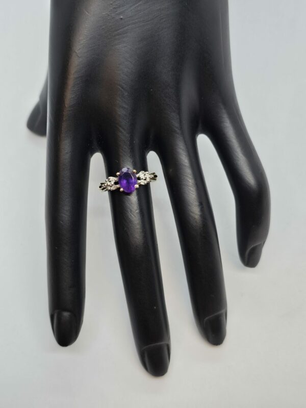 Amethyst Gold Ring - Image 4
