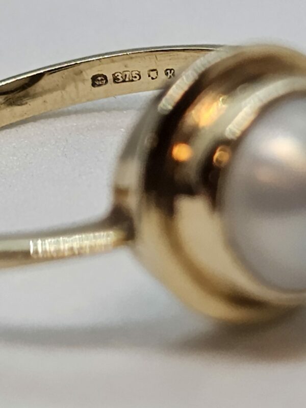 Button Pearl Gold Ring - Image 4