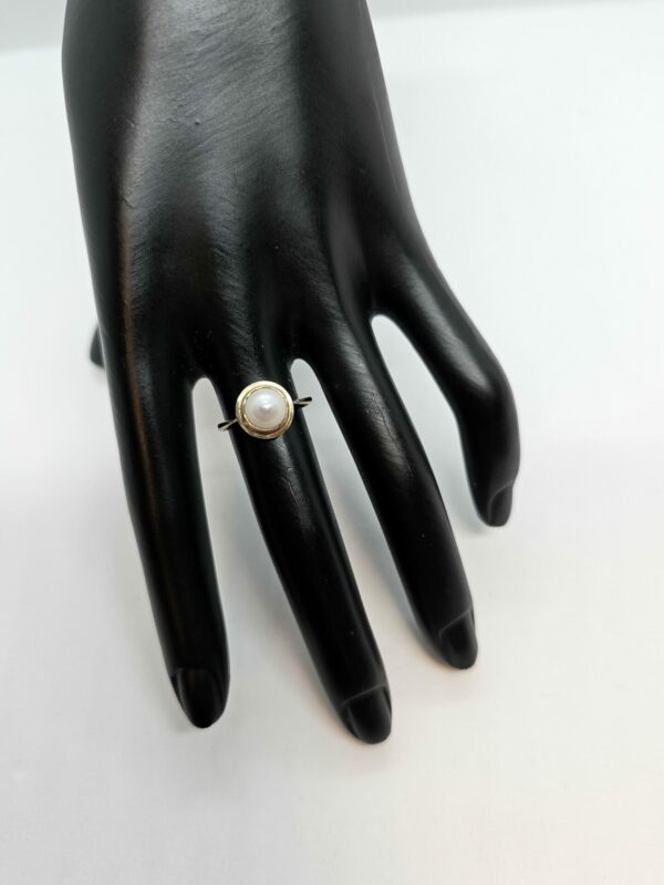 Button Pearl Gold Ring - Image 3