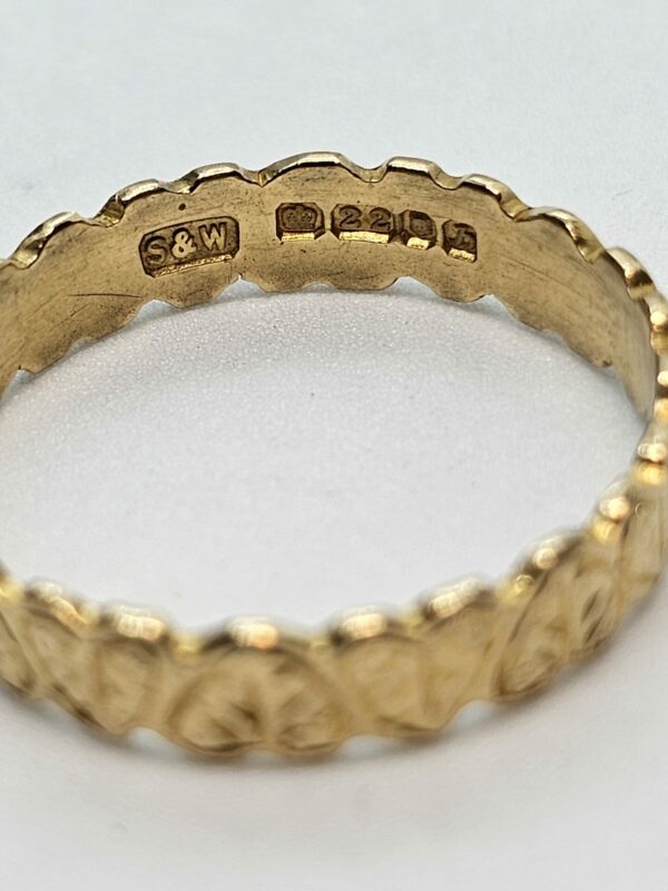 22ct Gold Band - Image 2