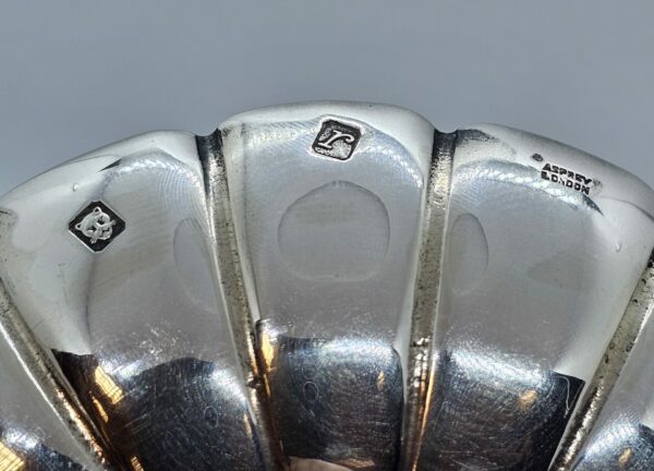 Asprey’s of London Queen Elizabeth and the Duke of Edinburgh silver anniversary pin dish - Image 4