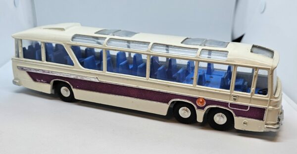 Vega Major Luxury Coach Dinky Toy - Image 2