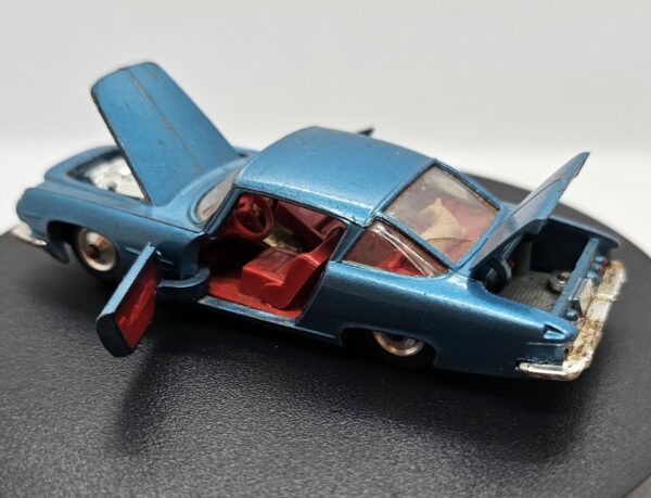 Corgi 241 Ghia L.6.4 with Chrysler Engine - Image 9