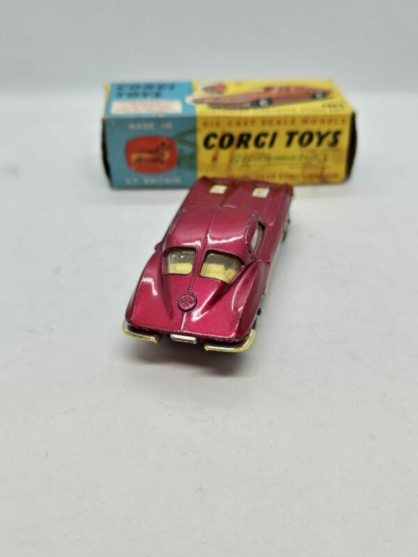 Corgi 310 Chevrolet Corvette Sting Ray - Image 3