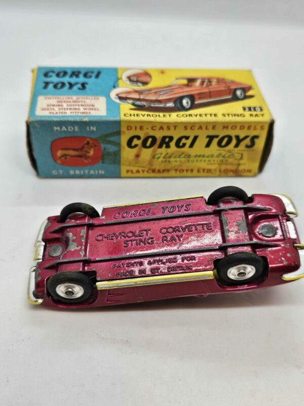 Corgi 310 Chevrolet Corvette Sting Ray - Image 2