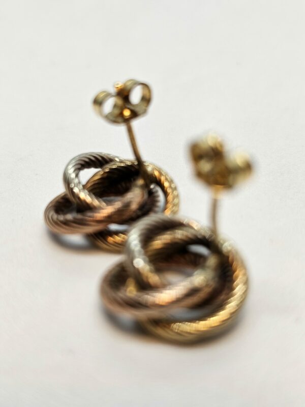 Three colour gold knot earrings - Image 2