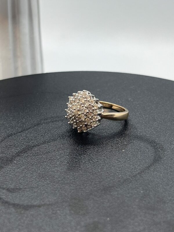 9ct gold diamond cluster ring - Image 3
