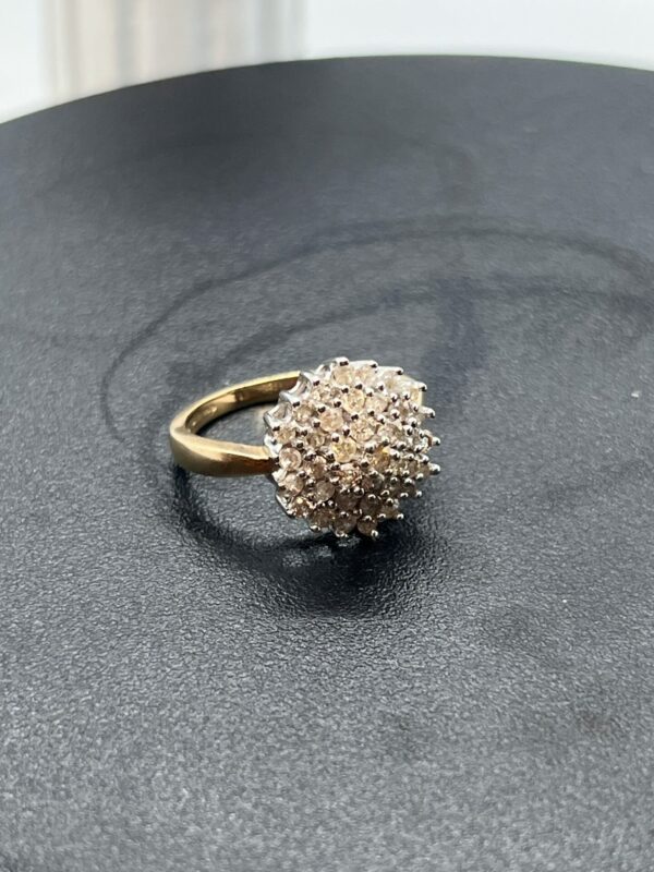 9ct gold diamond cluster ring - Image 5