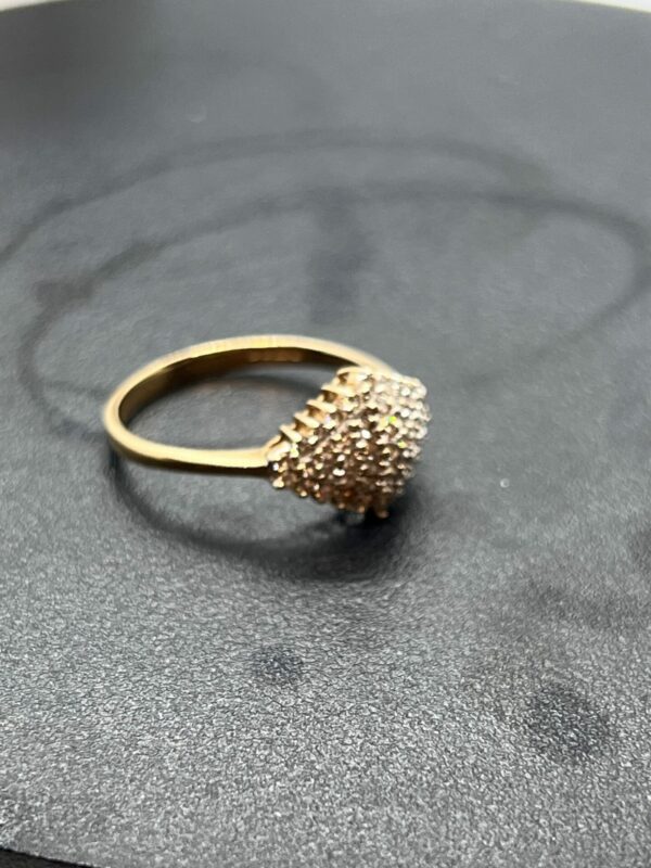 9ct gold and diamond cluster ring - Image 6