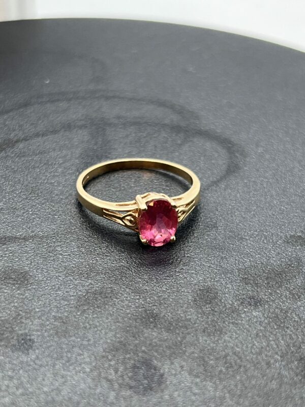 Pink topaz and 9ct gold ladies ring - Image 3