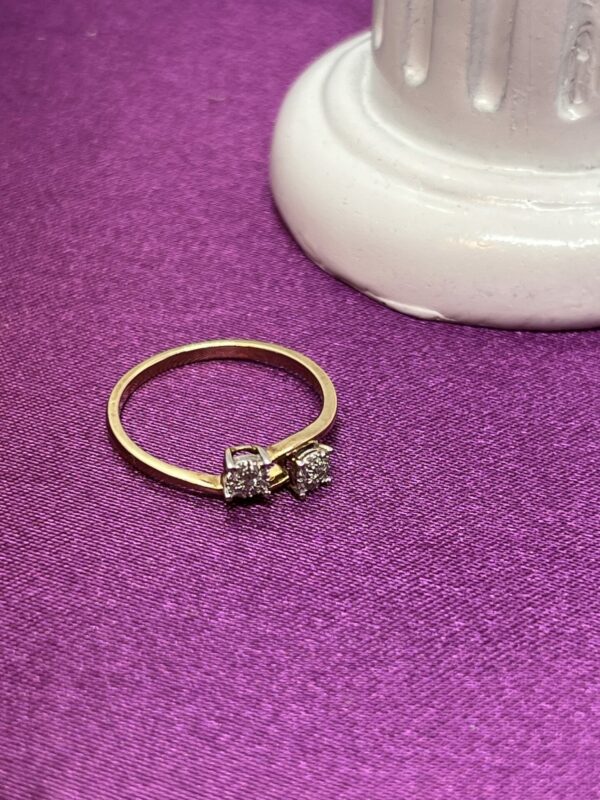 9ct gold and diamond ladies ring - Image 2