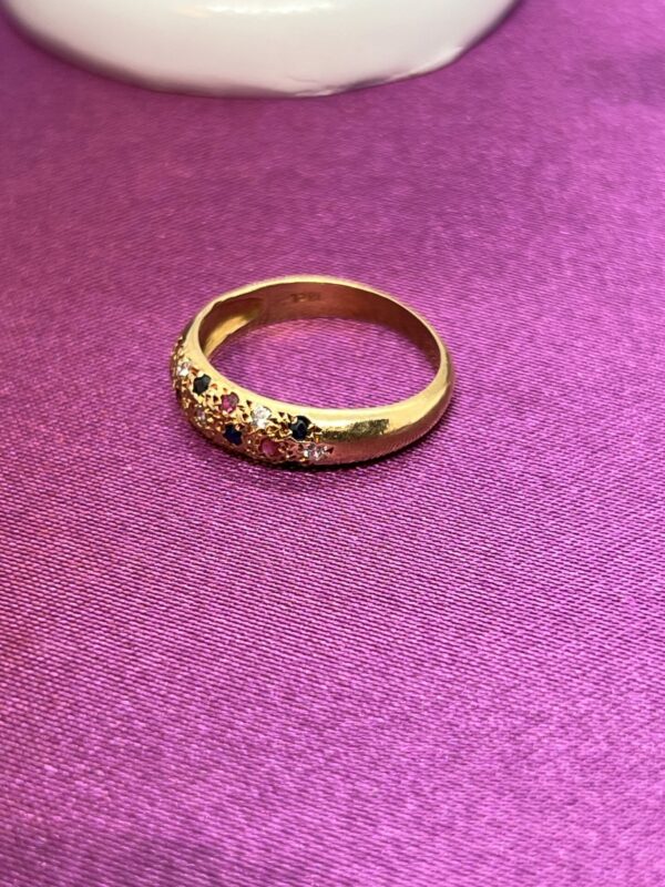 18ct gold gem set band - Image 3
