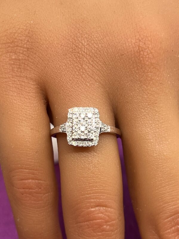 9ct gold and diamond ladies ring