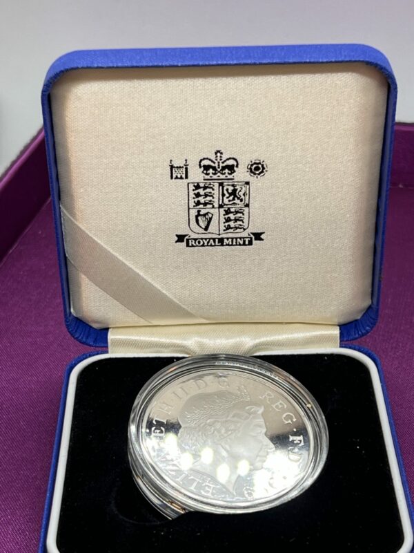 2000 millennium solid silver £5 coin - Image 3