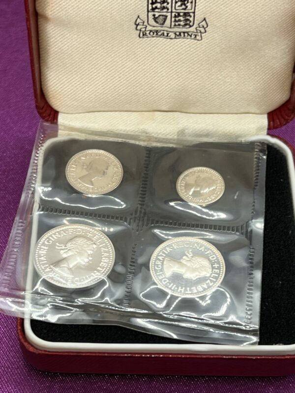 1983 Maundy money set perfect