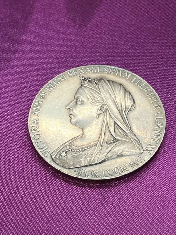 Queen Victoria diamond jubilee large medal