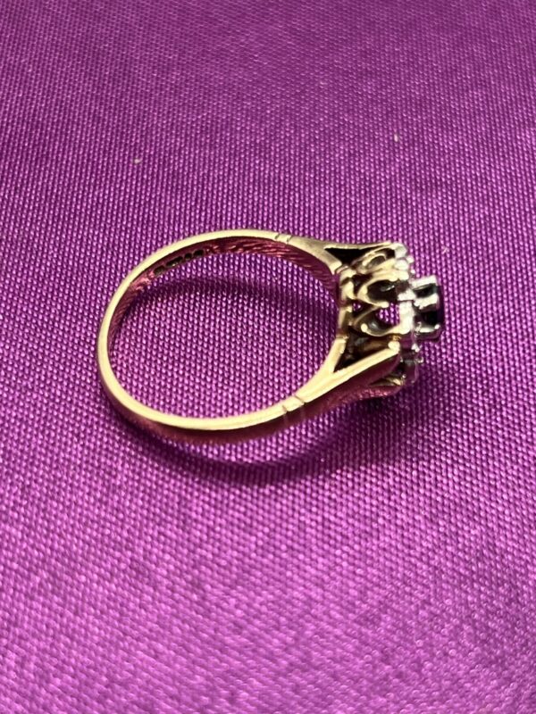 9ct diamond and sapphire ladies ring - Image 3