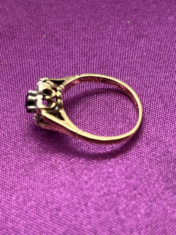 9ct diamond and sapphire ladies ring - Image 4