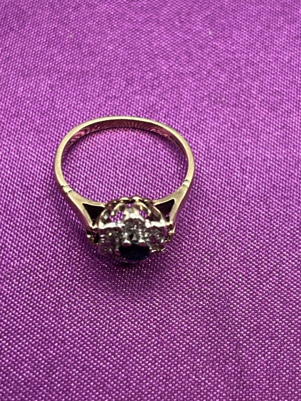 9ct diamond and sapphire ladies ring - Image 5