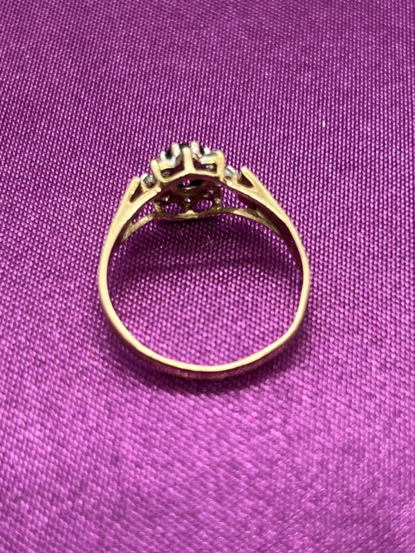 Vintage sapphire and cz set 9ct gold ladies ring - Image 4