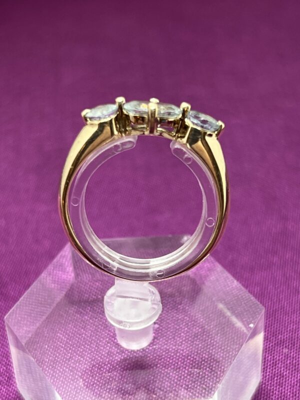 9ct gold three stone aquamarine trilogy - Image 5