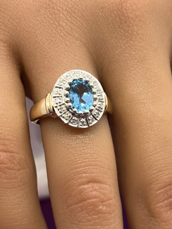 Stunning topaz and diamond ladies ring