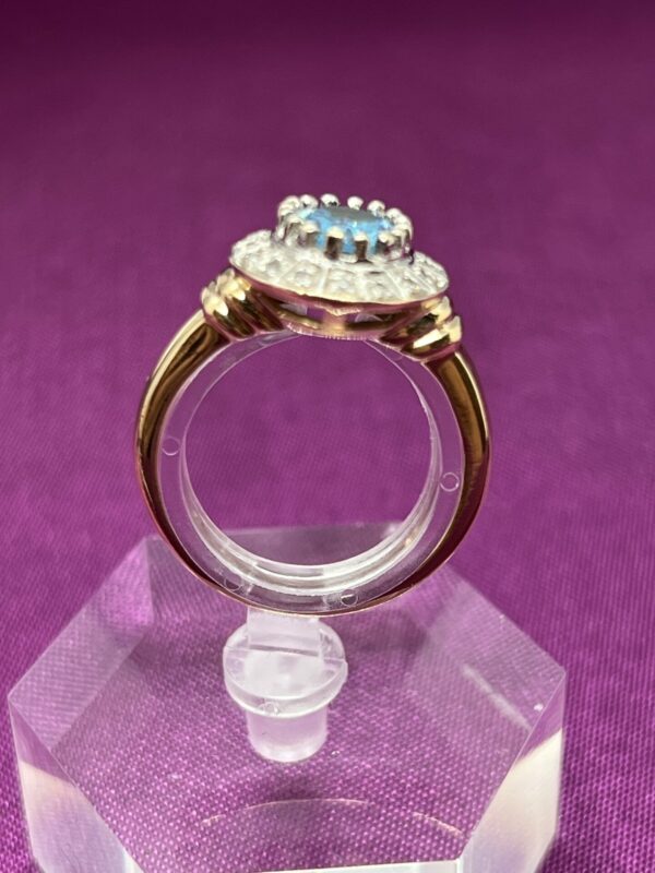 Stunning topaz and diamond ladies ring - Image 2