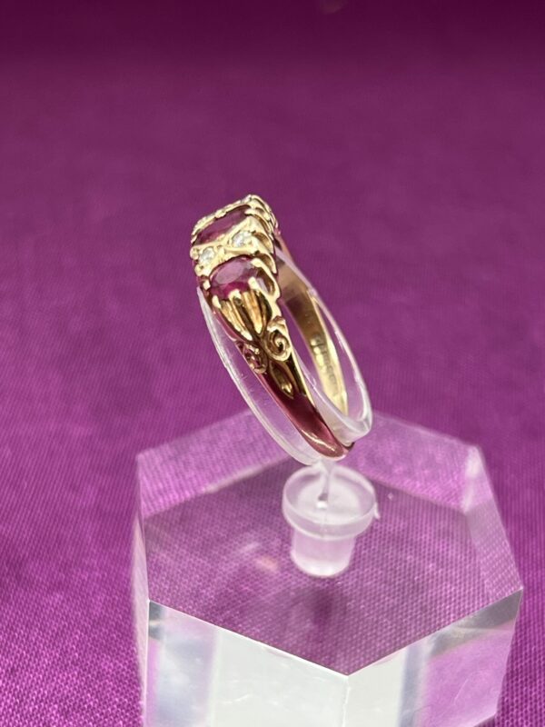 Vintage ruby and diamond set ladies ring - Image 3