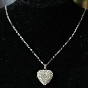 Silver necklace and sparkling heart pendant