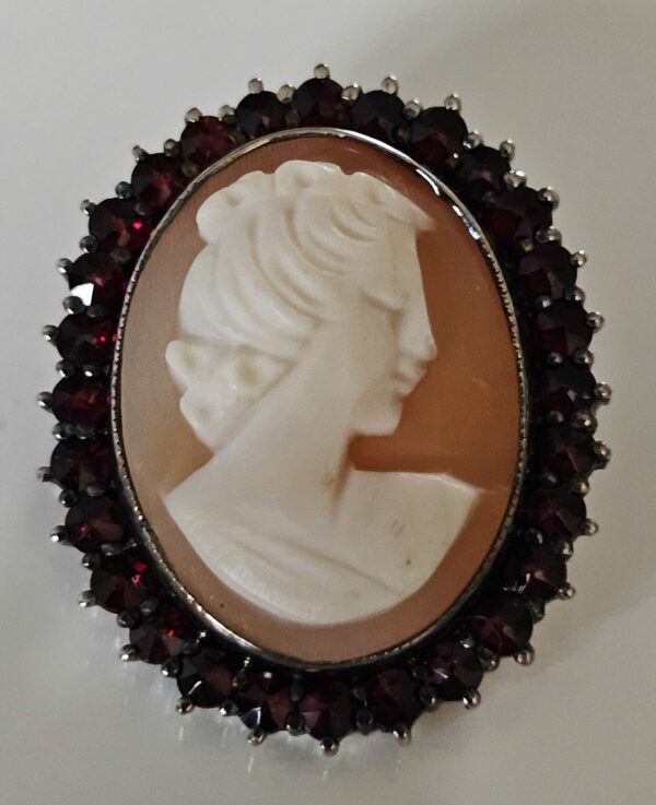 Vintage Cameo surrounded by Garnets brooch