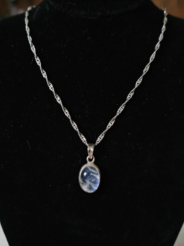 Silver Chain and opalescent stone