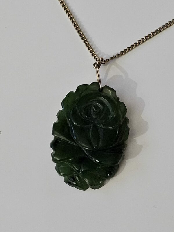 Jade Pendant 9ct gold necklace
