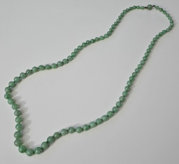 Jade bead necklace
