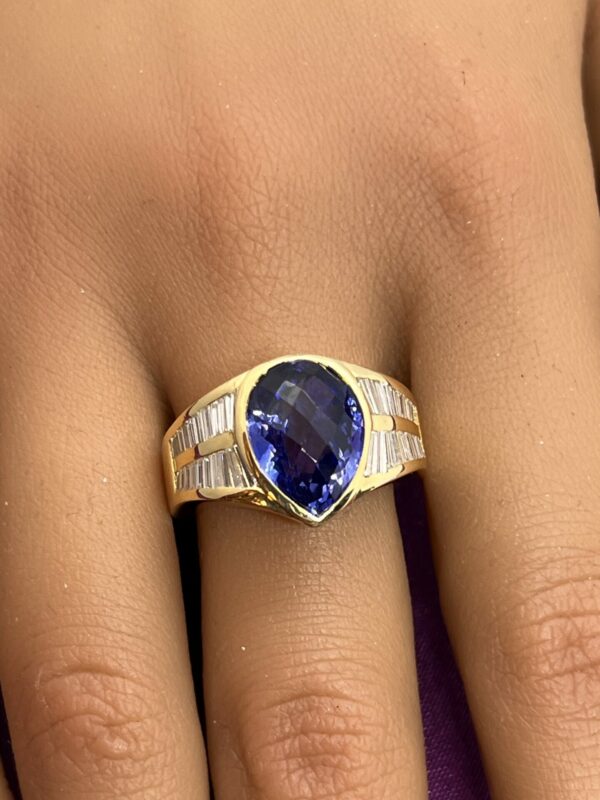 18ct gold tanzanite and diamond ring - Image 4