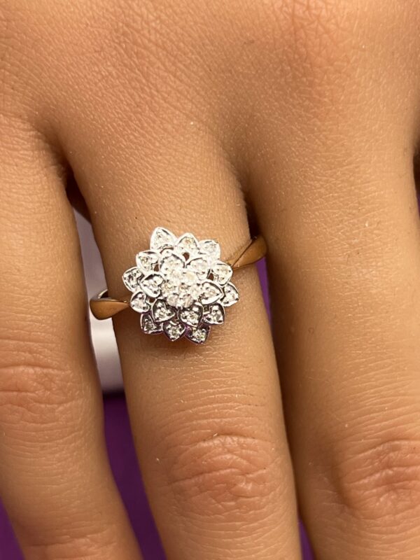 9ct gold diamond cluster