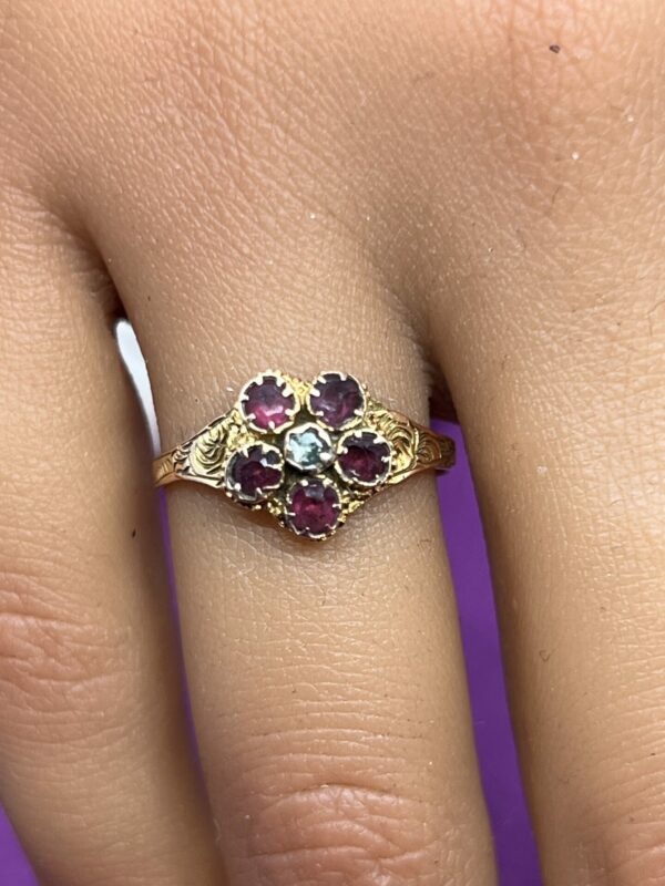 Antique 12ct ladies garnet ring