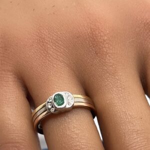 18ct gold emerald and diamond spinning ring