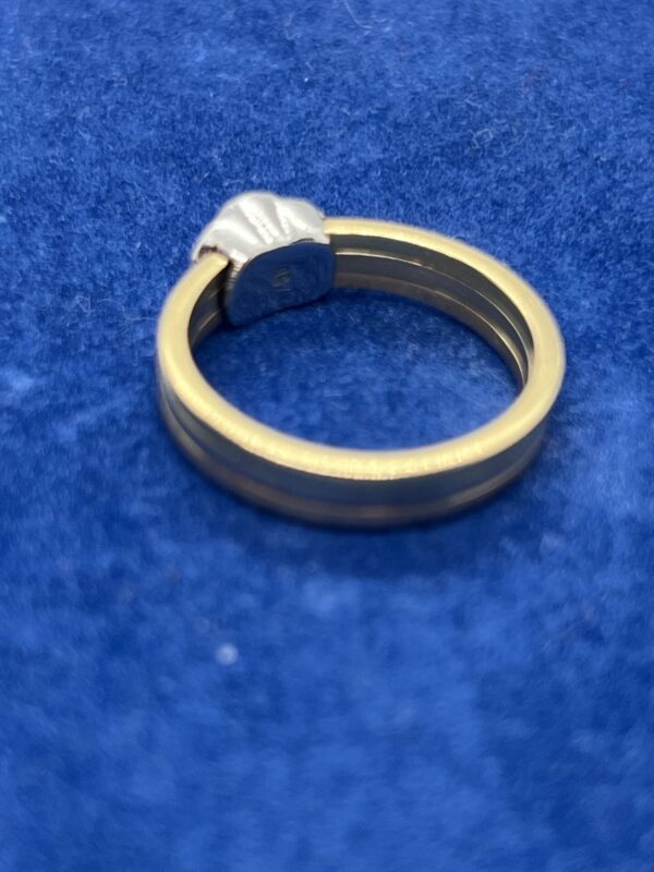 18ct gold emerald and diamond spinning ring - Image 3