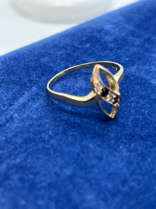 14ct gold ladies dress ring - Image 4
