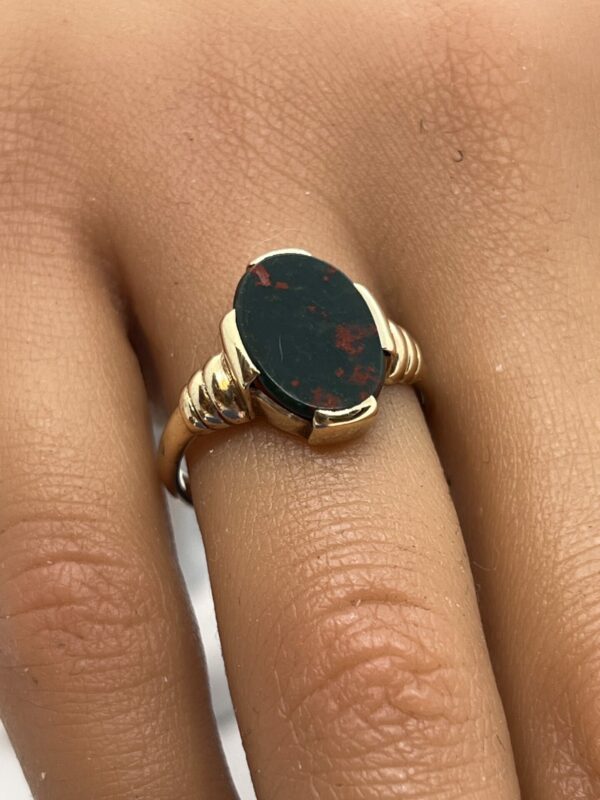 9ct gold and blood stone ladies gents signet ring