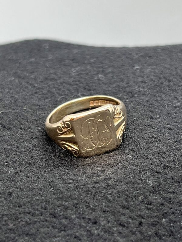 9ct gold men’s signet ring - Image 2