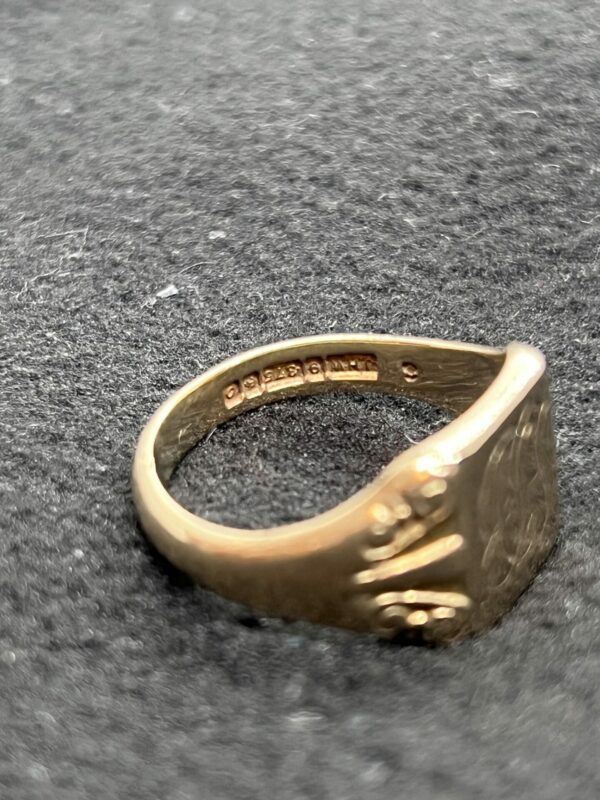 9ct gold men’s signet ring - Image 4