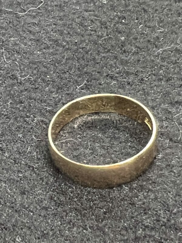 18ct gold wedding band - Image 2