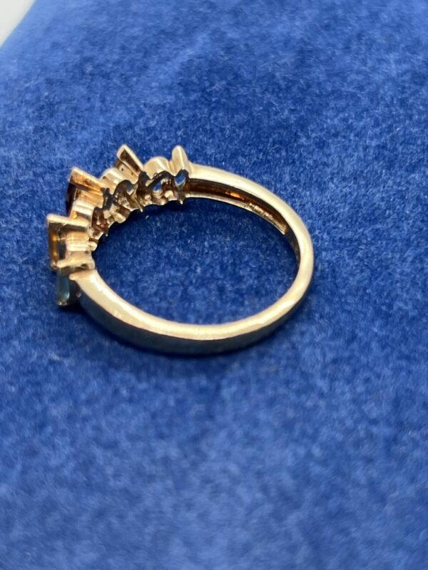 9ct gold gem set ladies dress ring - Image 3