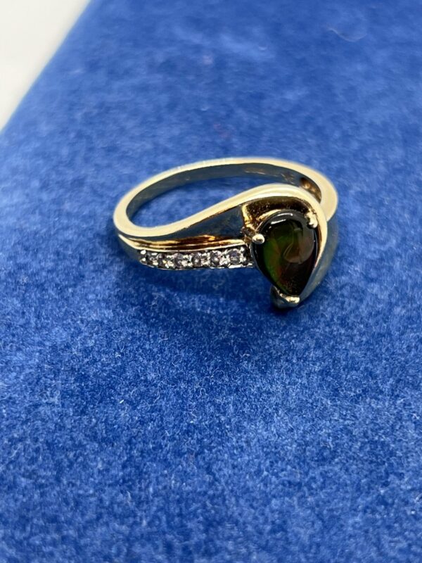9ct gold diamond and Mexican fire opal dress ring - Image 2